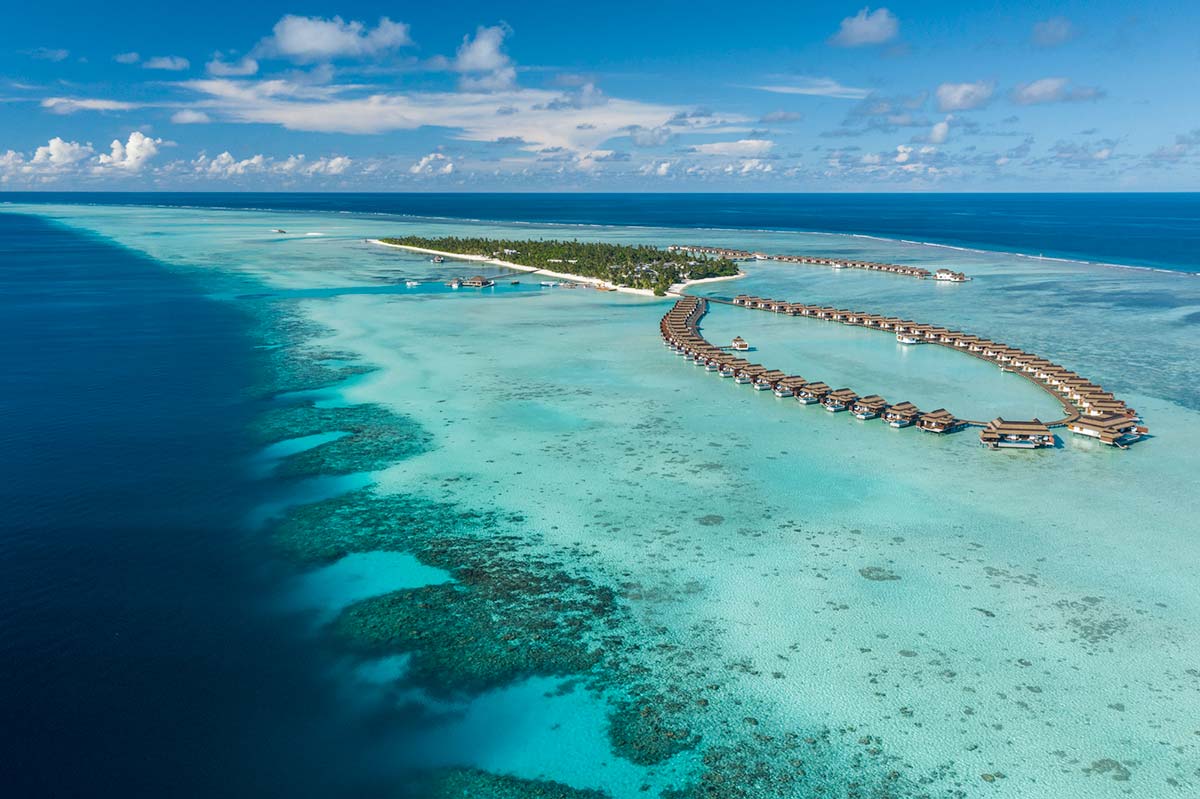 Maldivler'in güney kesiminde bulunan Gaafu Alifu Atolü üzerinde ki Pullman-Maldives Maamutaa Resort Oteli