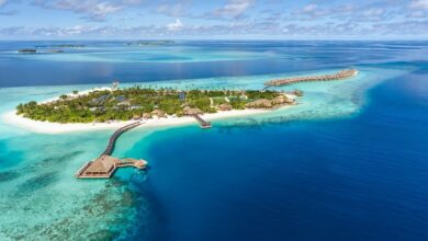 Maldiv balayı otellerinin konuşlandığı 54 adadan oluşan Lhaviyani Atolü Maldivler'in idari bölümlerinden biridir.
